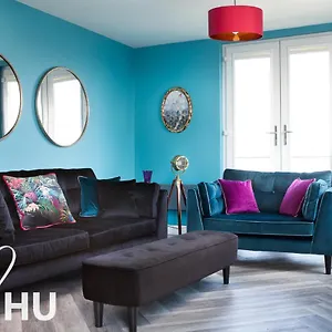 https://swanky-suites-on-the-marina.yorkshirehotels.net